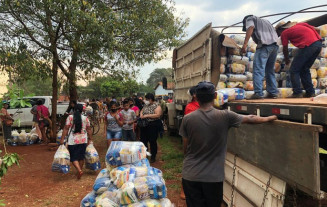 Entrega de cesta básica na Reserva Indígena de Dourados - Foto: Funai/Arquivo