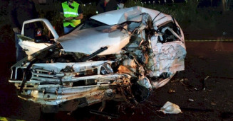 Veículo VW/Gol ficou completamente destruído (Foto: Passeando em Caarapó)