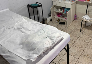 Mulher é presa por exercício ilegal da medicina e uso de substâncias proibidas