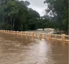 Chuva intensa alaga ponte e interdita BR-267 entre Jardim e Porto Murtinho