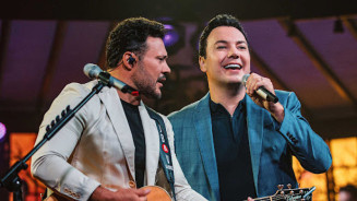 Laguna Carapã comemora 33 anos hoje com show de João Bosco & Vinicius