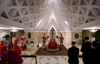 O corpo de Francisco está sendo velado na Basílica de São Pedro - Foto: Reprodução/Vaticano News