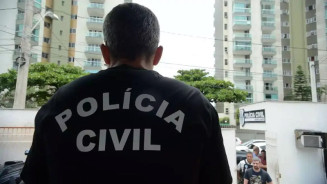 Policiais civis de Santo André são presos acusados de cobrar propina de influenciadores ligados a rifas ilegais