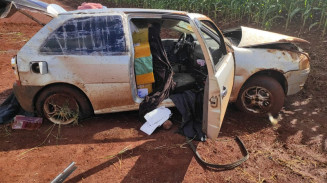 Veículo estava carregado com produtos contrabandeados (Foto: Divulgação)