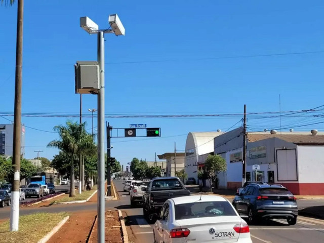 Câmeras registram avanço em pelo menos 23 semáfotos de Doruados - Foto: Doruados Agora