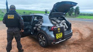 Adolescente é apreendido com carro carregado com mais de R$ 2 milhões em drogas