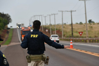 PRF inicia Operação Dia do Trabalho com restrição de veículos de carga nas rodovias de MS