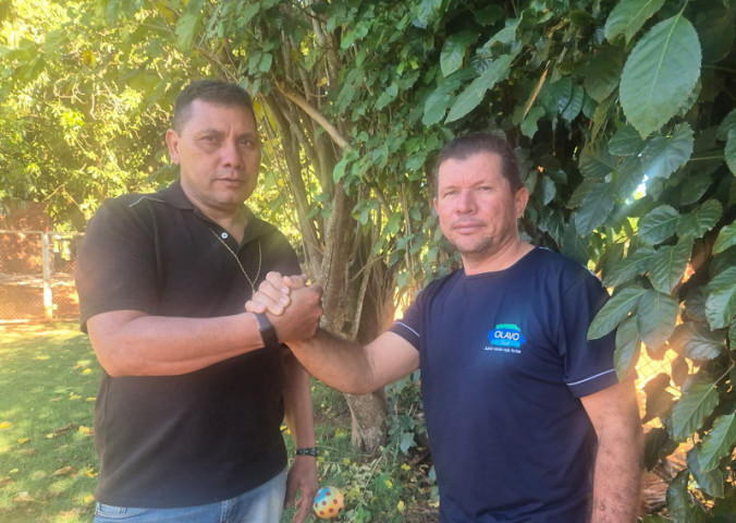 Valter (vice-presidente)  e Olavo Sul (presidente) eleitos como representantes da associação dos moradores do distrito de São Pedro