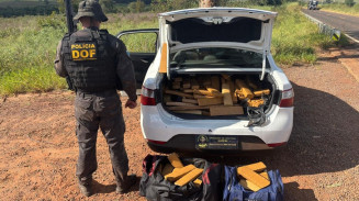 Após perseguição traficante abandona carro com mais de 298 kg de skunk