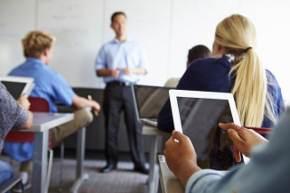 Unir Real e Online na Escola: Transformando a Educação com Tecnologia