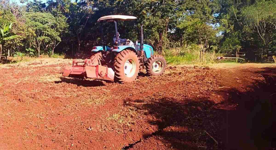 A gradagem das terras está concentrada na Aldeia Bororó (Foto: Reprodução/ Assecom)