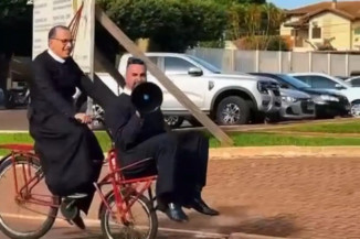 Padres de Nova Andradina Viralizaram nas redes sociais - Foto: reprodução