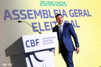 Samir Xaud foi eleito o novo presidente da CBF Foto: Rafael Ribeiro/CBF... Leia mais em https://www.cartacapital.com.br/esporte/samir-xaud-e-eleito-o-novo-presidente-da-cbf/. O conteúdo de CartaCapital está protegido pela legislação brasileira sobre direito autoral. Essa defesa é necessária para manter o jornalismo corajoso e transparente de CartaCapital vivo e acessível a todos
