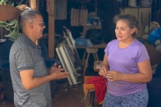 Inspetor Cabral visita projeto social que oferece reforço escolar no bairro Santa Felicidade