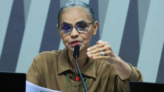 Lula e Marina Silva conversam sobre ataques em comissão do Senado
