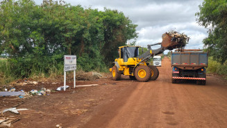 Via de acesso ao distrito de Panambi limpo recentemente voltou a estar tomado de lixo