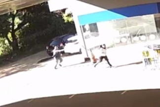 Homem sequestra e atira na esposa em posto de combustíveis em Campo Grande