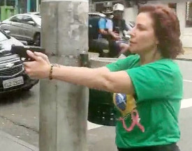 Condenada pelo STF, Carla Zambelli deixa o Brasil e diz que pedirá licença do mandato