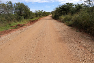 O cascalhamento abrangeu todo o trecho entre Itahum e o assentamento Lagoa Grande, passando por estradas até a localidade conhecida como Passarinho – Fotos: A. Frota