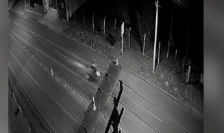 Novo vídeo mostra que motociclista 'rampou' em quebra-molas da Coronel Ponciano