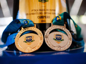 Medalhas e premiações da Taça Brasil de futsal masculino de base (Foto: Bruno Borges)