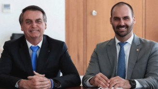 Bolsonaro diz à PF que fez "pix limpo" de R$ 2 milhões para Eduardo viver nos EUA