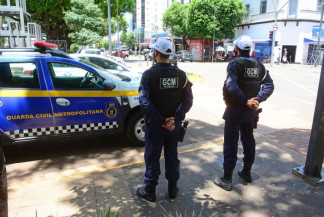 Motociclista atropela guarda municipal durante fuga de blitz em Campo Grande