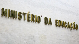 MEC libera acúmulo de benefícios para estudantes de graduação