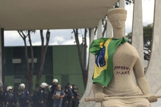 STF nega recurso de mulher que pichou estátua no 8 de janeiro