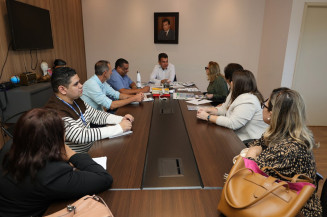 Prefeito Marçal Filho, Secretário Nilson e adjunto José Vicente participam de reunião com representantes da Fadeb- Crédito: A. Frota