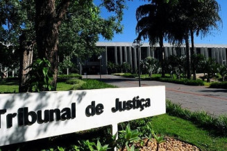 Dono de pitbulls é condenado a indenizar vizinho por morte de cachorro em Campo Grande