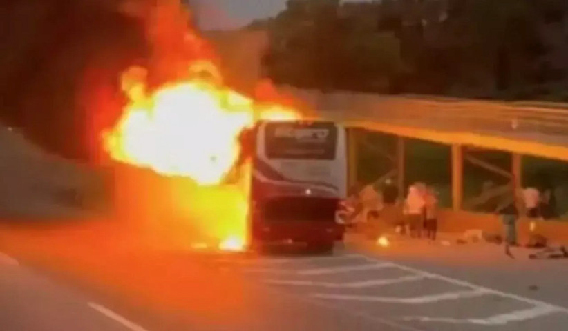 Ônibus com torcedores do Cruzeiro foi atacado no interior de São Paulo. (Reprodução)