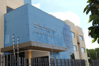 Motorista que bateu em viatura da polícia terá de indenizar policiais - Divulgação MPMS