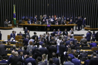 Câmara debate projeto que endurece penas para quem entrar com celular e armas em presídios - Kayo Magalhães / Câmara dos Deputados