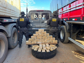 Cocaína é apreendida em estepe de carreta com destino a São Paulo