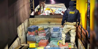 PRF apreende 17 toneladas de maconha em carreta que saiu de Ponta Porã