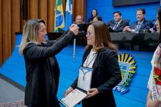 Lia Nogueira homenageia representantes da comunidade nipo-brasileira