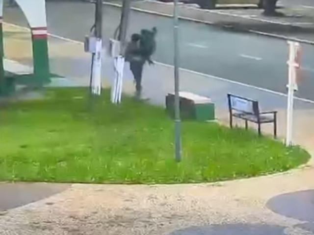 Ataque a morador de rua ocorreu em praça da cidade de Caarapó - Foto: reprodução