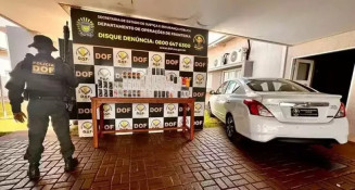 Carga de celulares apreendida no carro onde servidor estava (Foto: Divulgação | DOF)