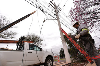 Fios começaram a ser removidos em Dourados -Foto: A. Frota