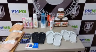 Ela tentou deixar estabelecimento comercial sem pagar os produtos - Foto: Sidnei Bronka/Reprodução