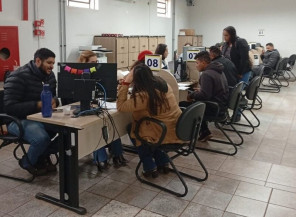Os contribuintes poderão aderir ao programa por meio de termo de acordo assinado pessoalmente ou por representante legal na Central do Cidadão