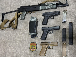 Armas apreendidas durante a operação - Foto: PF