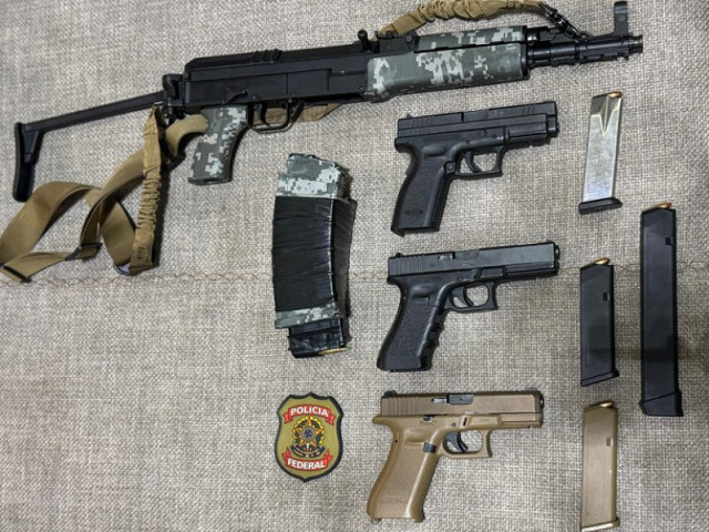 Armas apreendidas durante a operação - Foto: PF