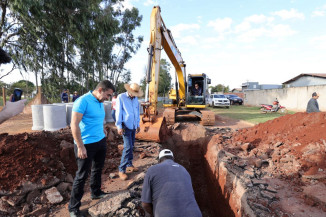 Segunda etapa das obras de pavimentação asfáltica avança pelo Jardim Guaicurus e já transforma para melhor a vida das pessoas. Foto: A. Frota