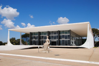 Sanção dos EUA a Moraes e ministros do STF gera crise diplomática e debate sobre censura