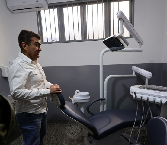 Prefeito Marçal Filho e equipe entregaram equipamentos odontológicos nesta manhã na Unidade Básica de Saúde do Jardim Ouro Verde- Fotos: A. Frota