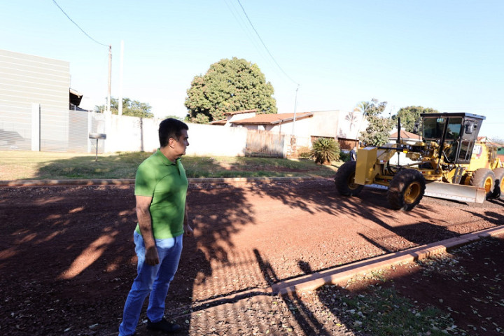 Prefeito Marçal Filho retoma obra de asfalto parada no Altos do Indaiá em menos de sete meses de mandato- Fotos: A. Frota