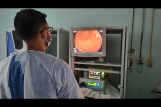 O câncer colorretal é um tumor que acomete o cólon e o reto, partes que compõem o intestino grosso.