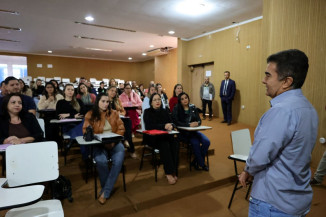 Prefeito Marçal Filho fala para os novos profissionais da Educação durante solenidade de posse dos aprovados no concurso público. Foto: A. Frota